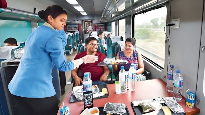 Taj Mahal tour by train