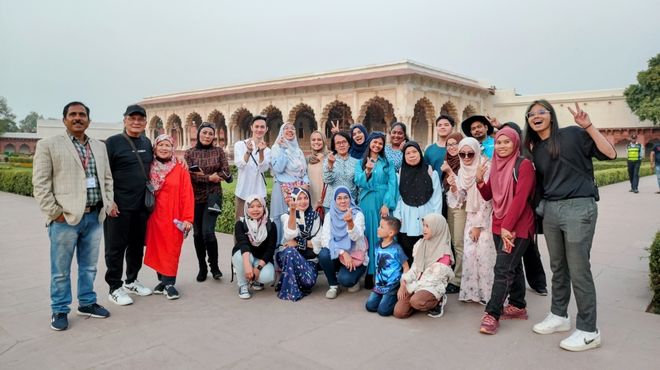 Delhi and Agra Private 2 Day Trip by Car